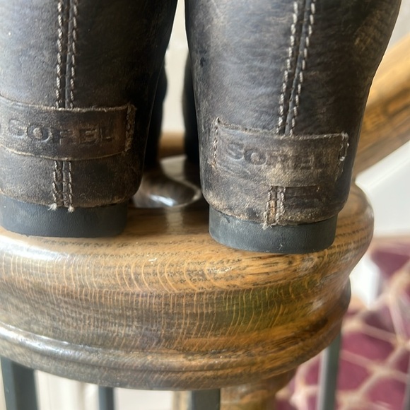 Sorrel Joan of Arc Bootie, brownish tan, size 8. Very Good condition. - Picture 15 of 15